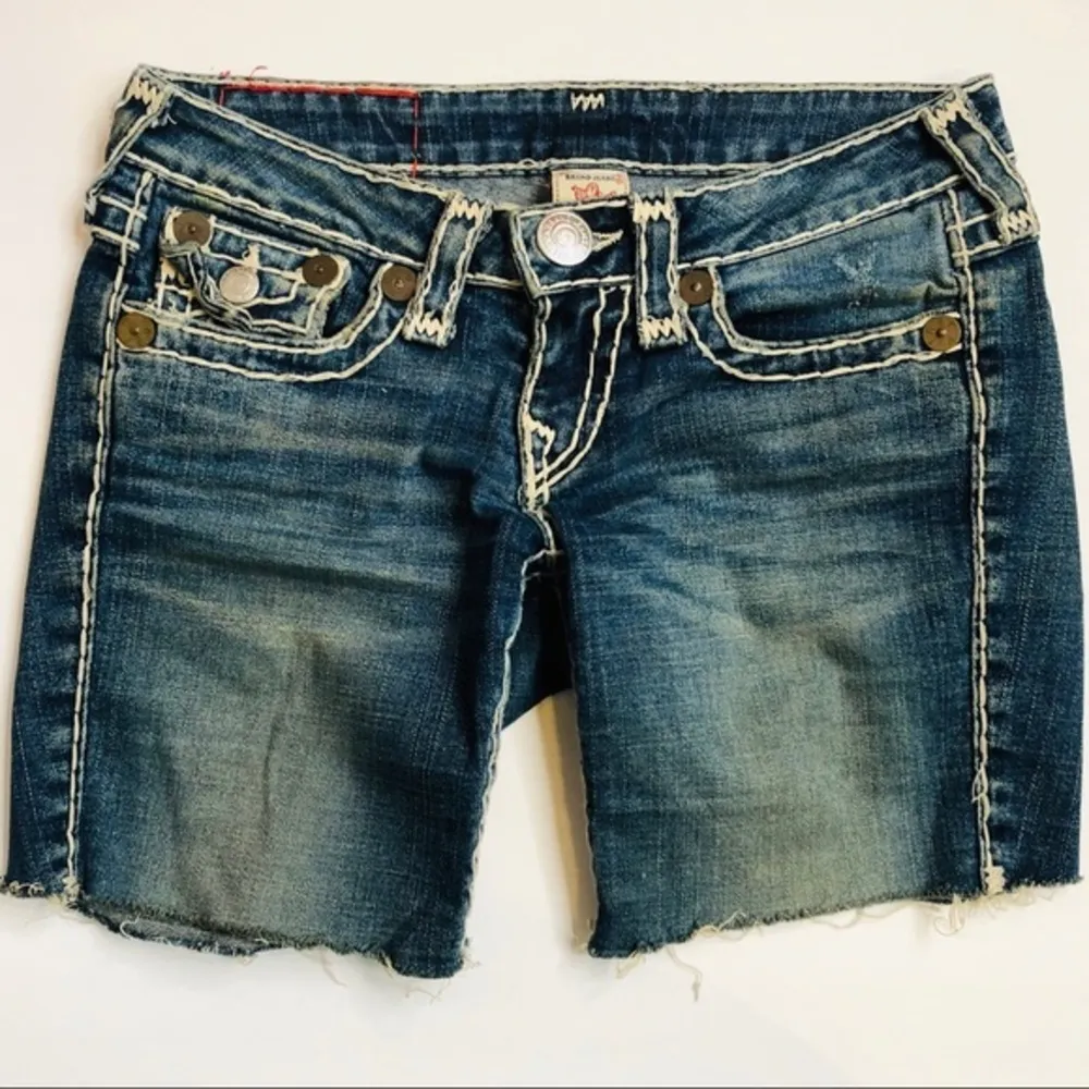 True Religion Billy Super T raw hem Shorts - Image 14
