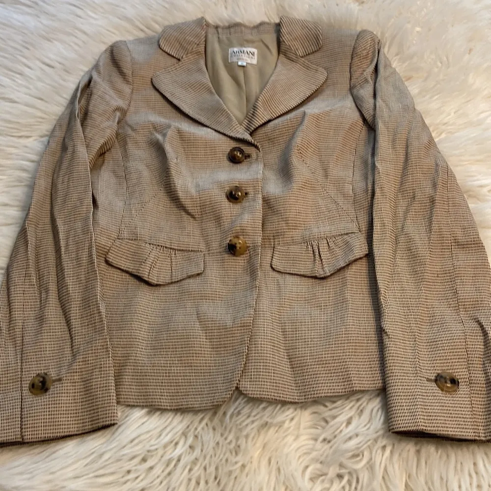 ARMANI COLLEZIONI  women’s blazer size 40 US size 8 per chart length 24” bust 32 - Image 9