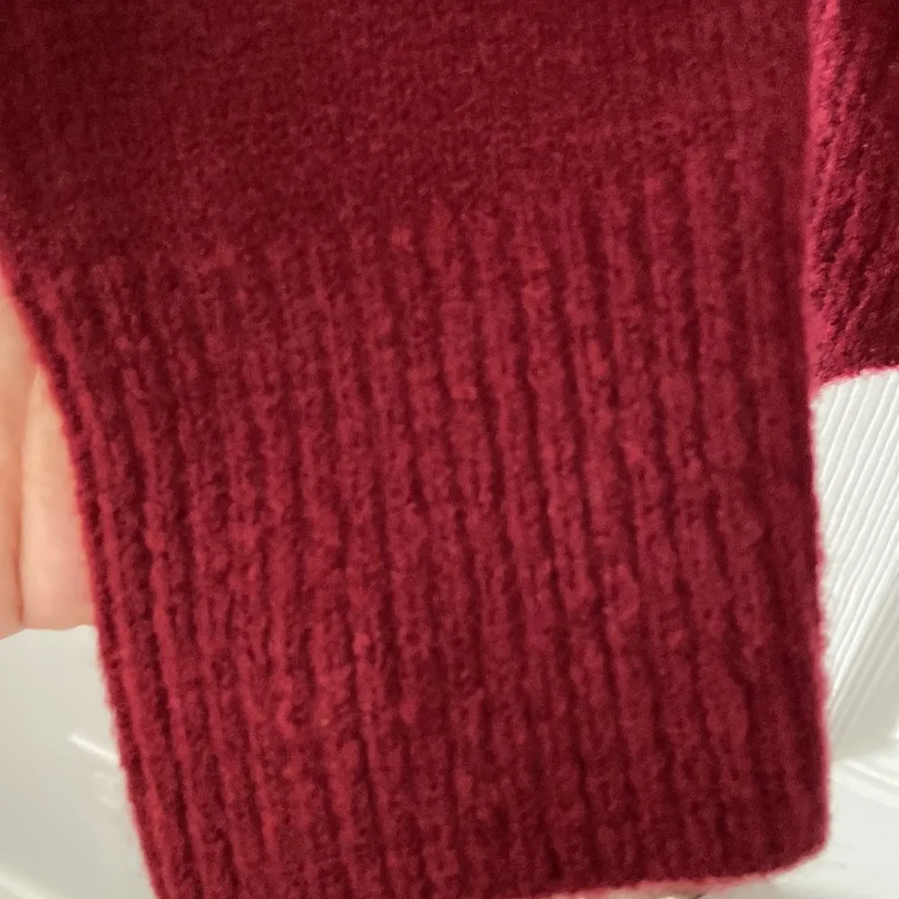 Eesome sweater brand new size M/L - Image 4