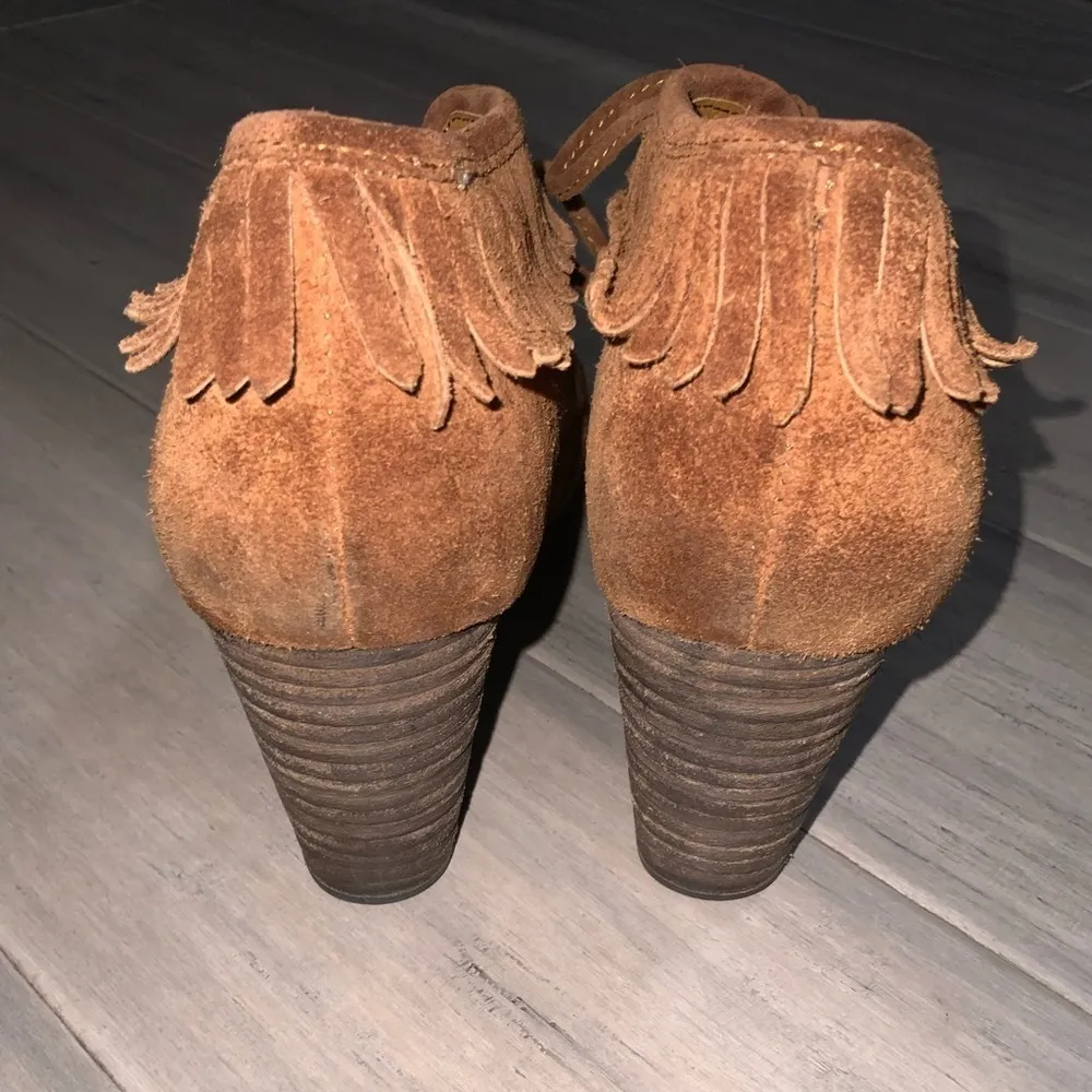 Born Brown Suede Fringe Moccasin Stacked 3” Heel Booties Size 7 Ex Condi… - Image 4
