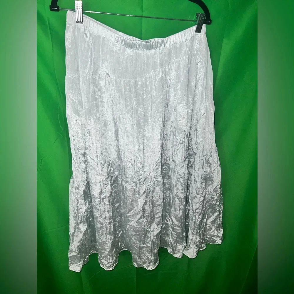 Vince NWT  Skirt size Medium - Image 4