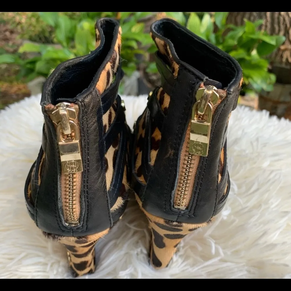 HOUSE OF HARLOW Ava Sahara Booties - Image 4