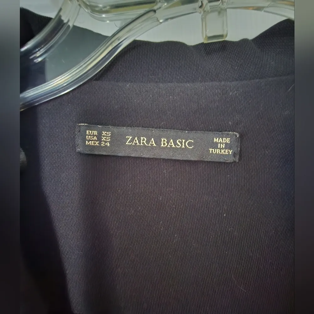 NWOT Zara Basic Women's Black Zip Up Jacket Size XS - Image 3