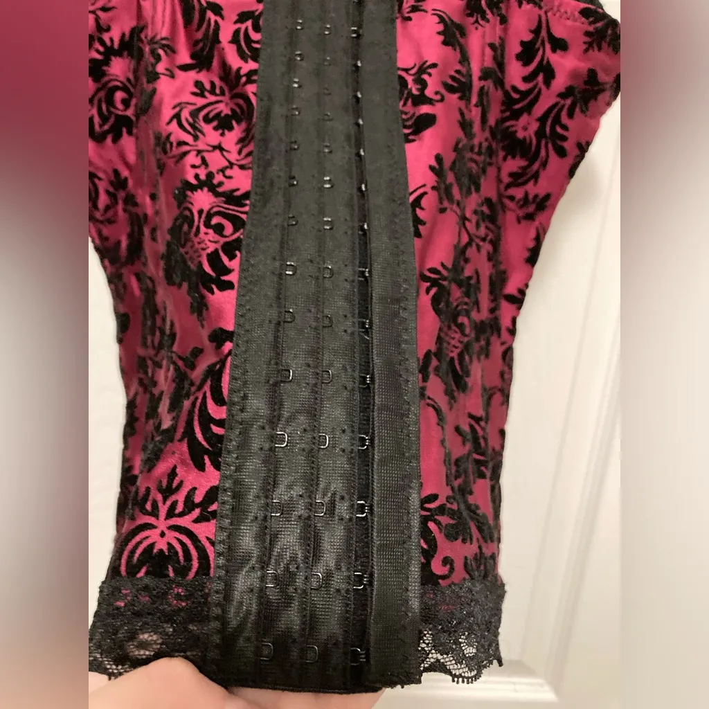 Spirit Burgundy Maroon Paisley Floral Ribbed Corset - Image 6