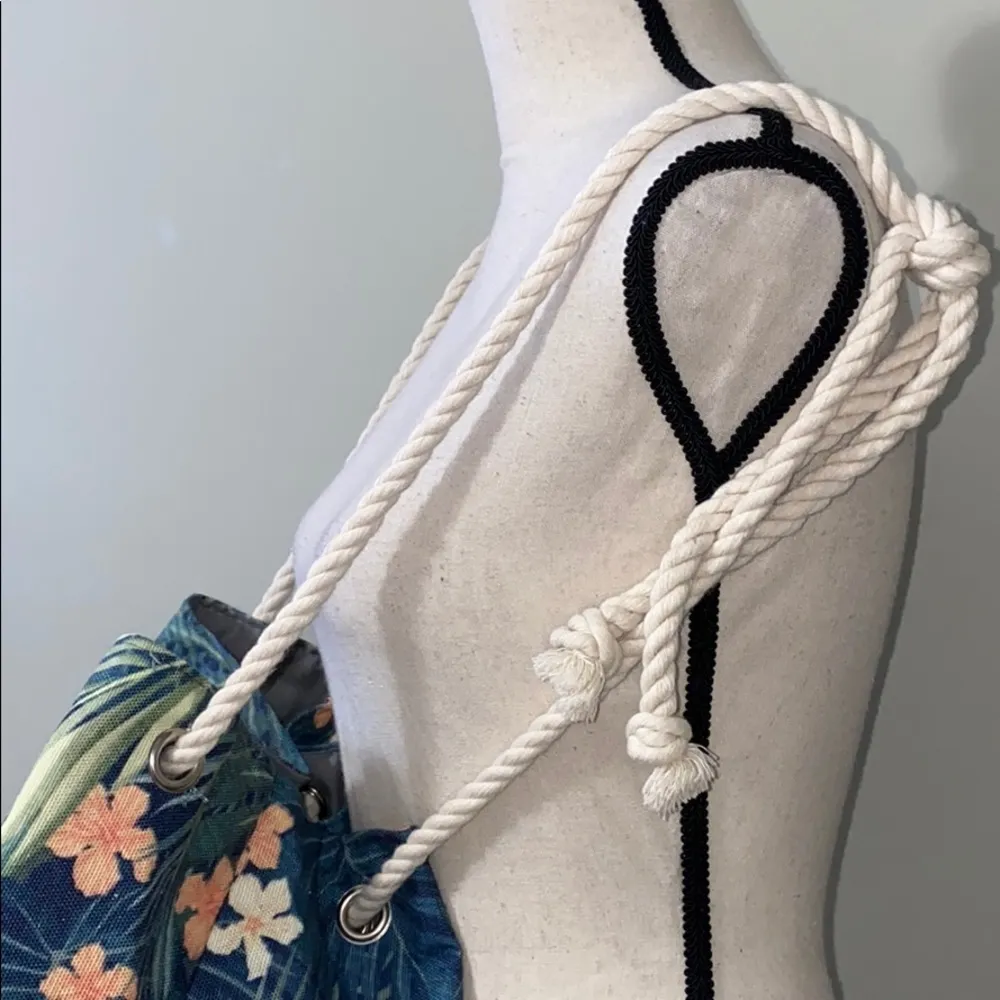 Kat/bryn tropical print cinched tote 2 pc Tan - Image 4