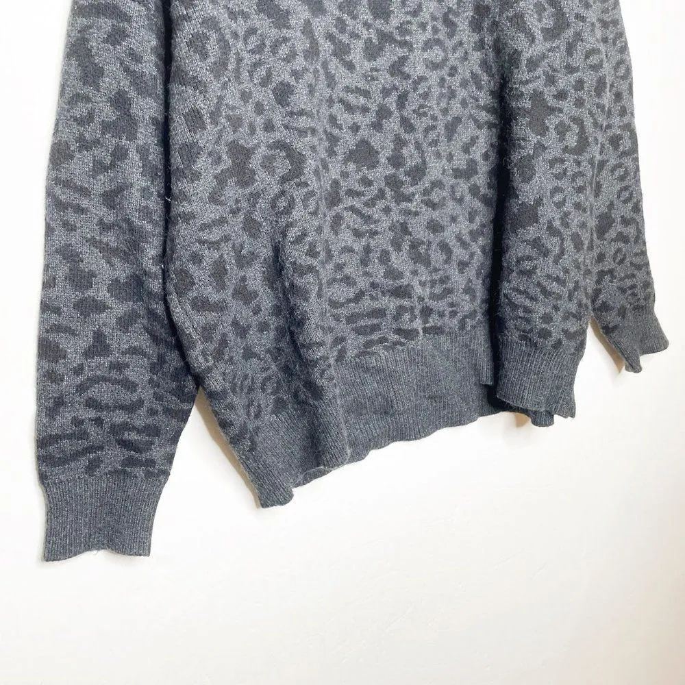Lili Sidonio Molly Bracket Leopard Print Crew Neck Sweater Dark Gray Size XS S - Image 4