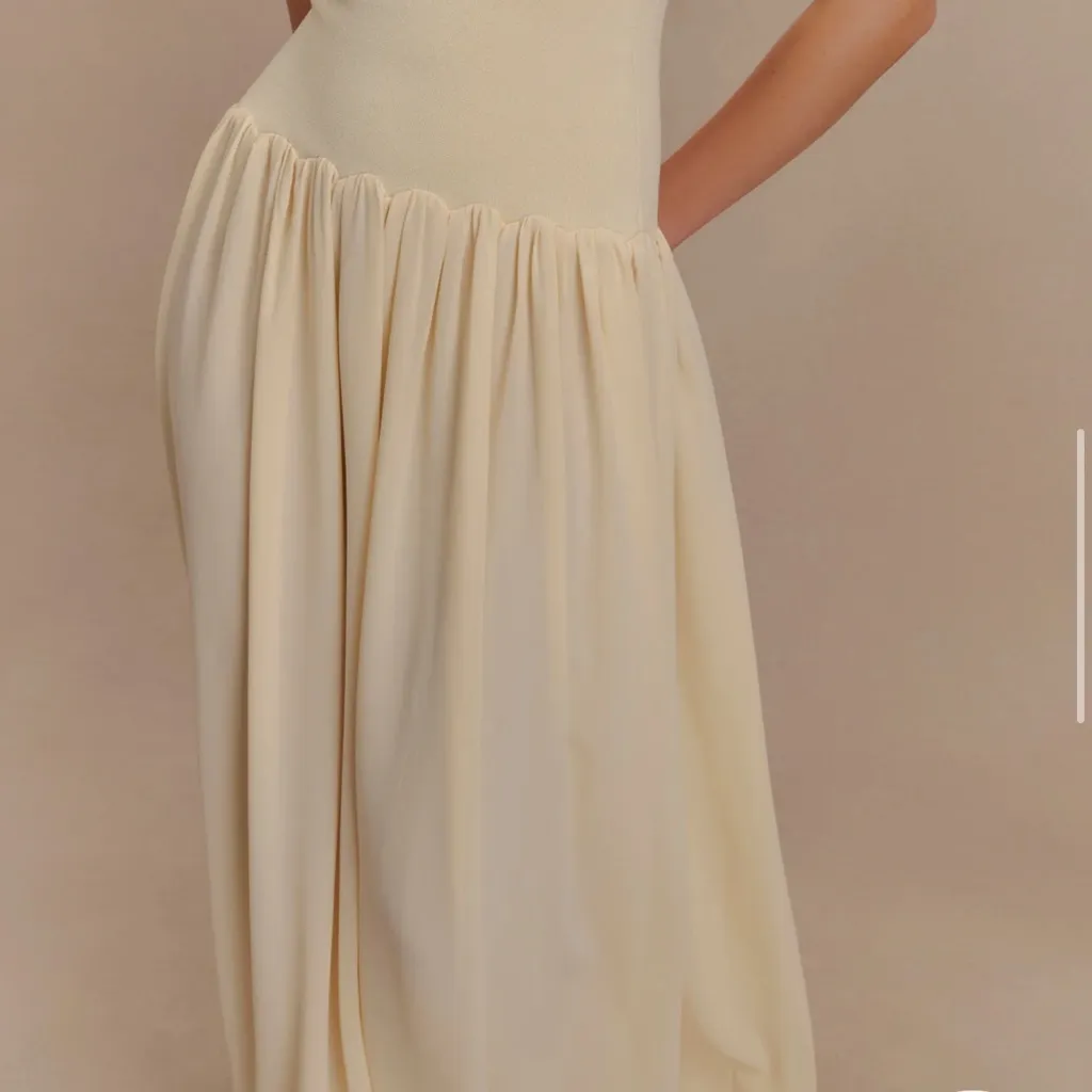 MESHKI “Lyanna” Elegant Cream Strapless Maxi Dress - Image 5