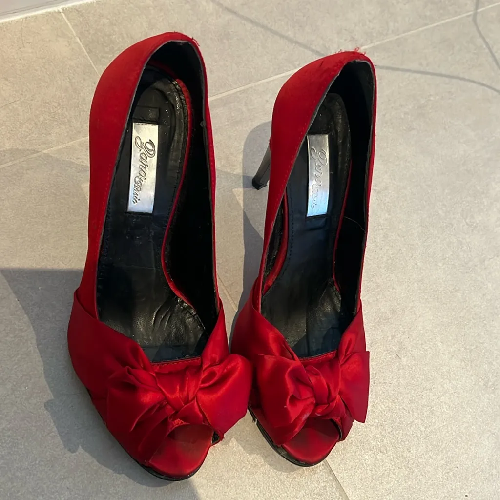 Zara Women size 36 Red open toe bow heels shoes satin type of fabric elegant - Image 3