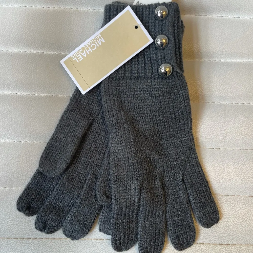 Michael Kors Gray Knit Gloves MK Silver Buttons NEW - Image 2