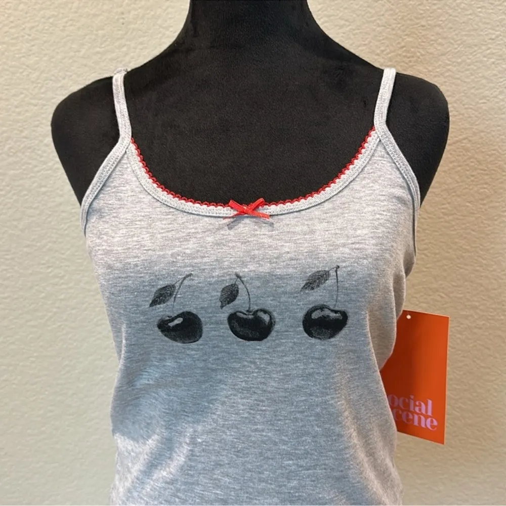 NWT Gray Cherry Print Tank Top Size M - Image 2