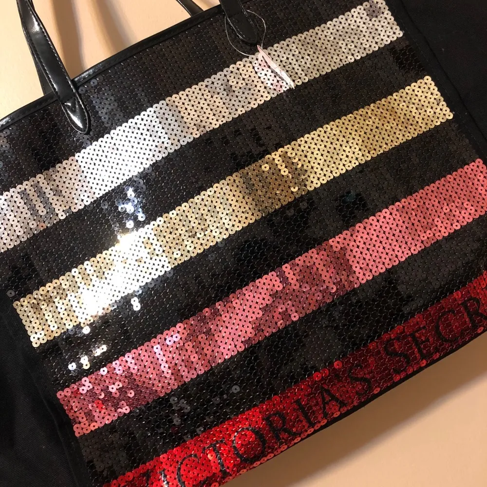 NWT Bling Sequin Striped Carryall Tote Bag - Image 5
