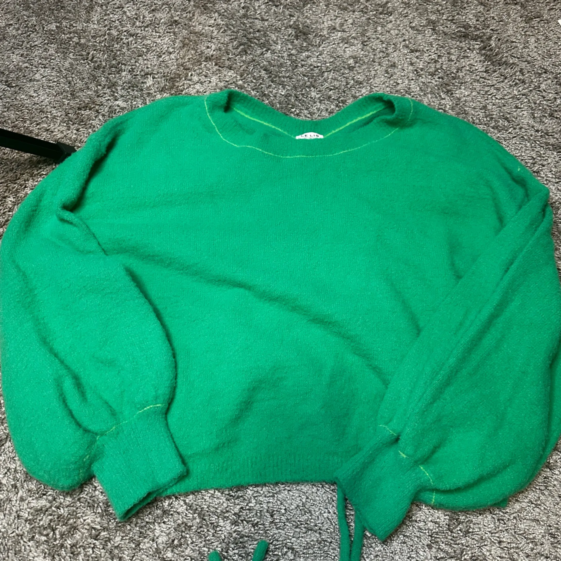 Le Lis Vibrant Green Knit Top - Image 2