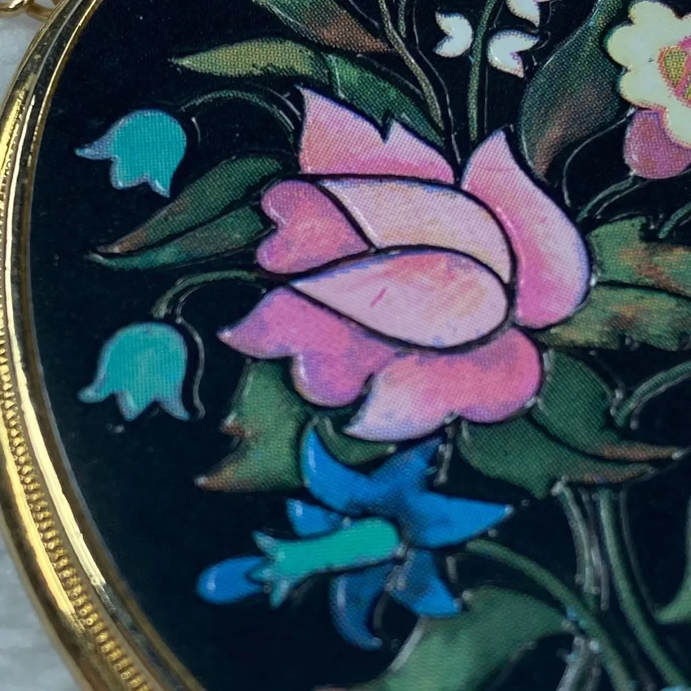 Avon Florentine Painted Oval Flower Pendant Necklace Vintage Gold Tone Framing - Image 9