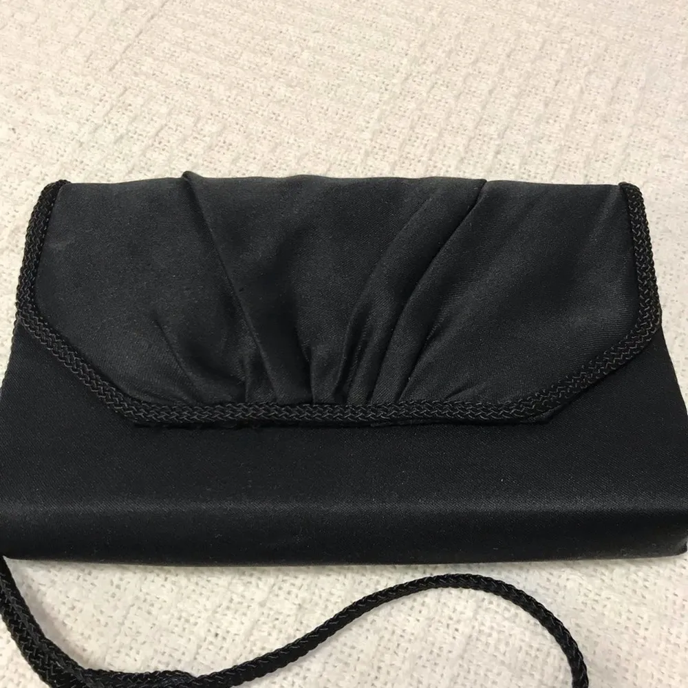 La Regale LTD black evening bag - Image 2