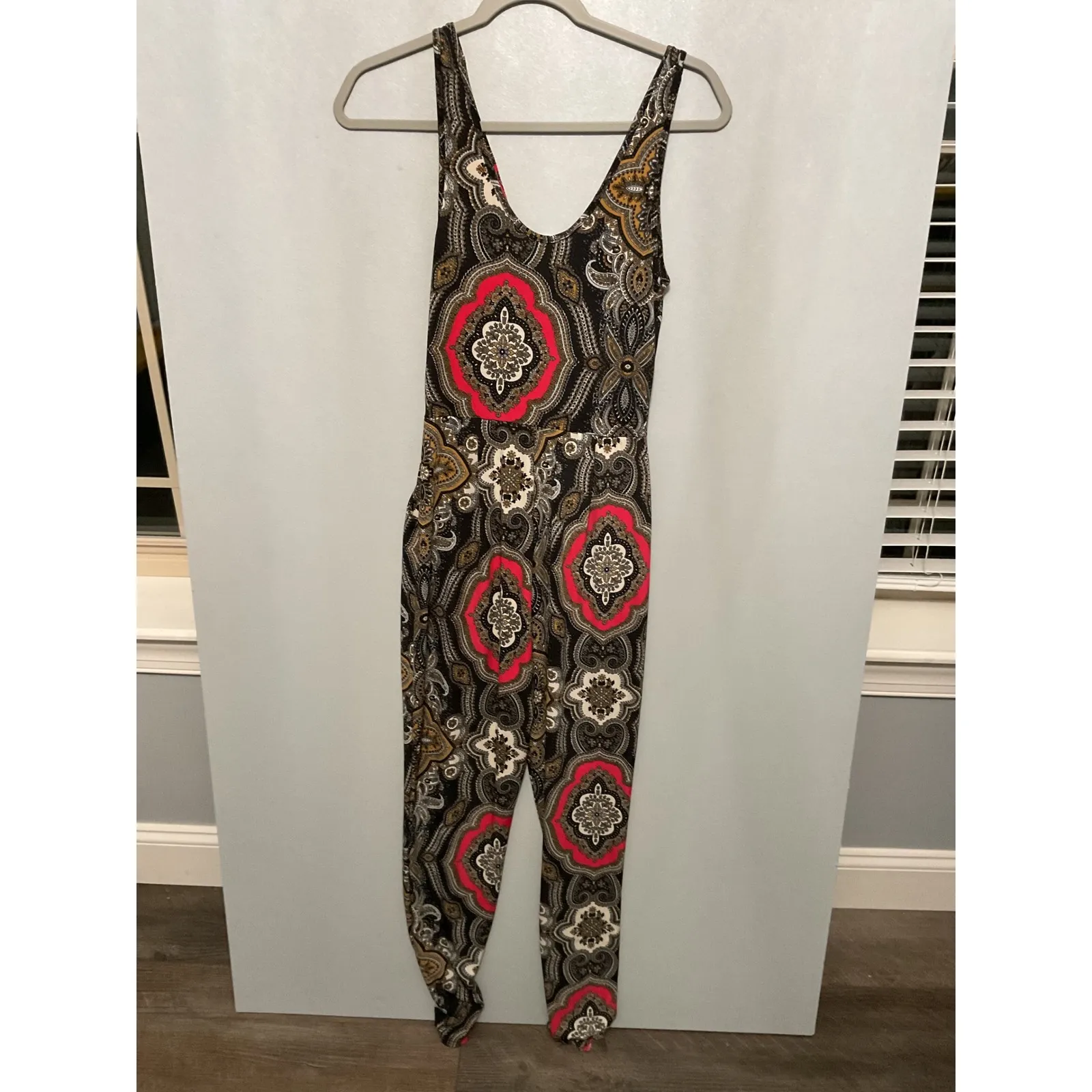 Ambiance Apparel Women's Paisley Print Jumpsuit Sleeveless V Neck Casual Size S - Image 2