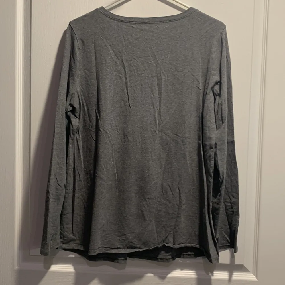 Motherhood Maternity Pregnant Charcoal Gray V-Neck L/S Blouse Size XL EUC #2838 - Image 4