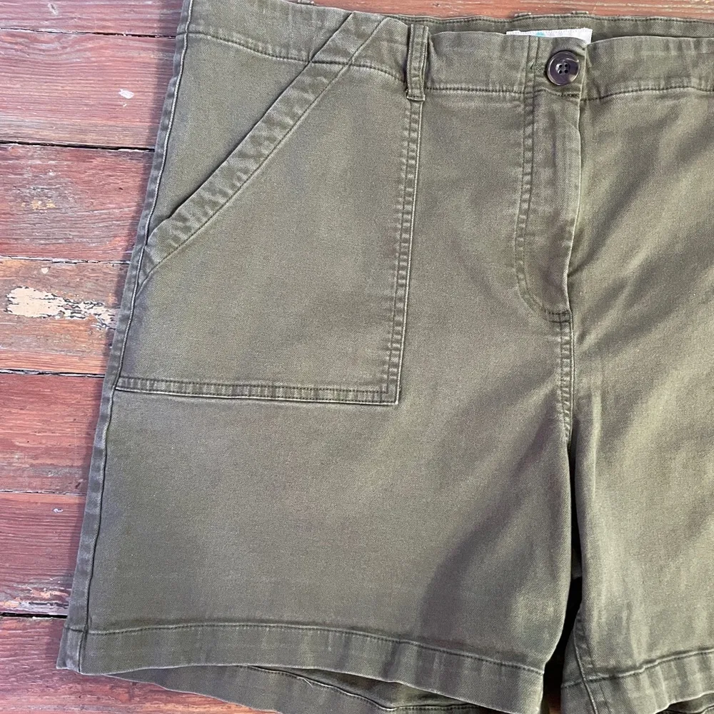 Boden Bude Olive Green Stretch Cotton Patch Pocket Shorts - Image 8
