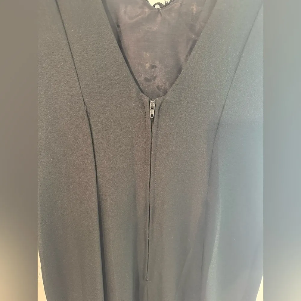 Elegant Black ball gown Mermaid Sleeveless evening dress Size 2 - Image 4