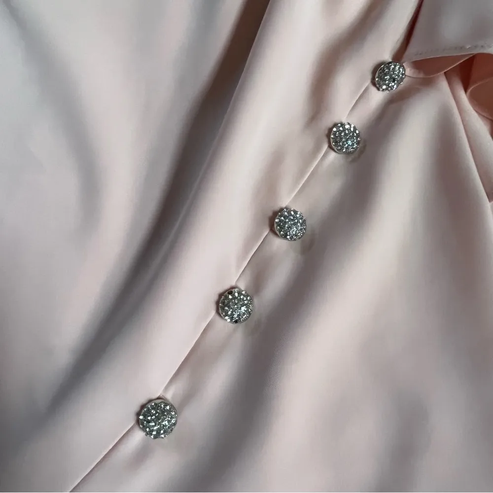 Badgley Mischka  Studio Line Peachy Pink Color Top Ruffled Sleeve - Image 6