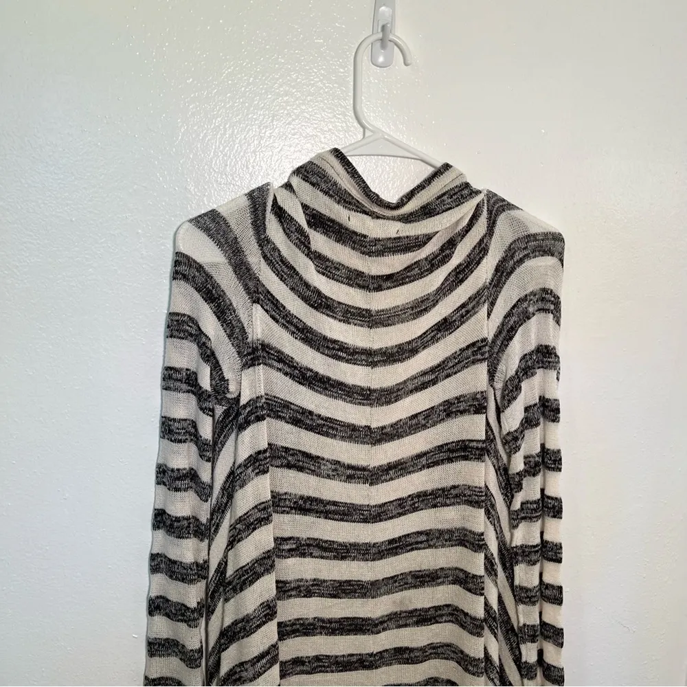 Volcom Crystal Moon Wrap Sweater Cream Gray Stripes - Image 7