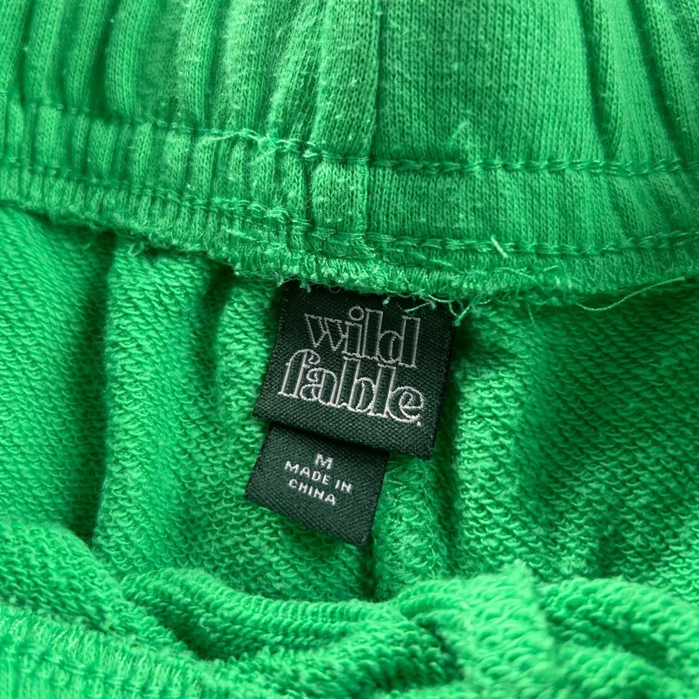 Hawaii bright green shorts - Image 5