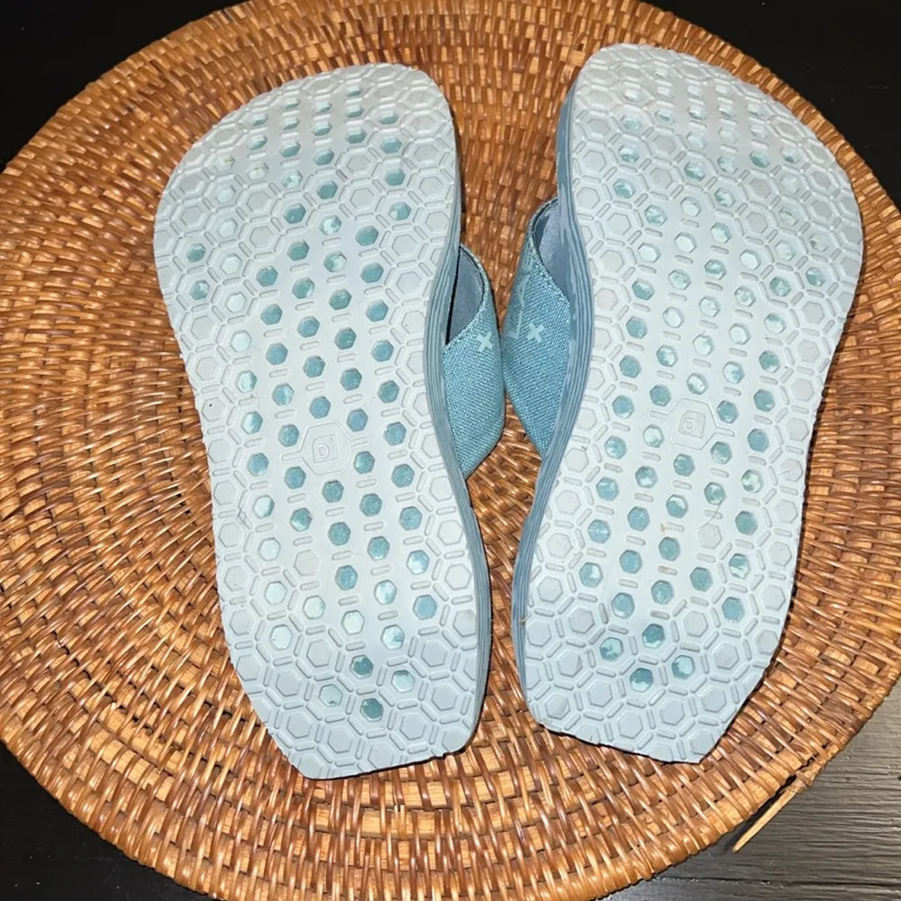 Deckers Lab sandals Size 6 - Image 4