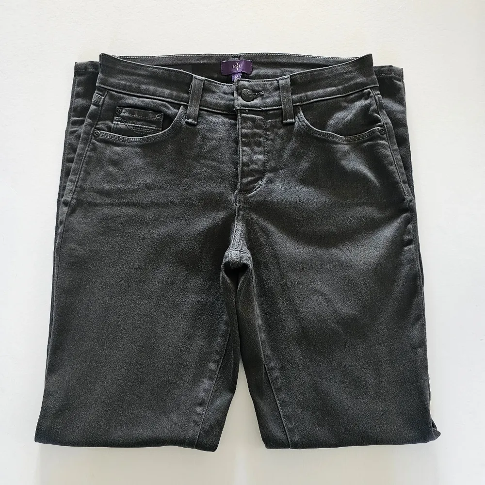 NYDJ Alina Gray Denim Legging Jeans Size 2P - Image 4