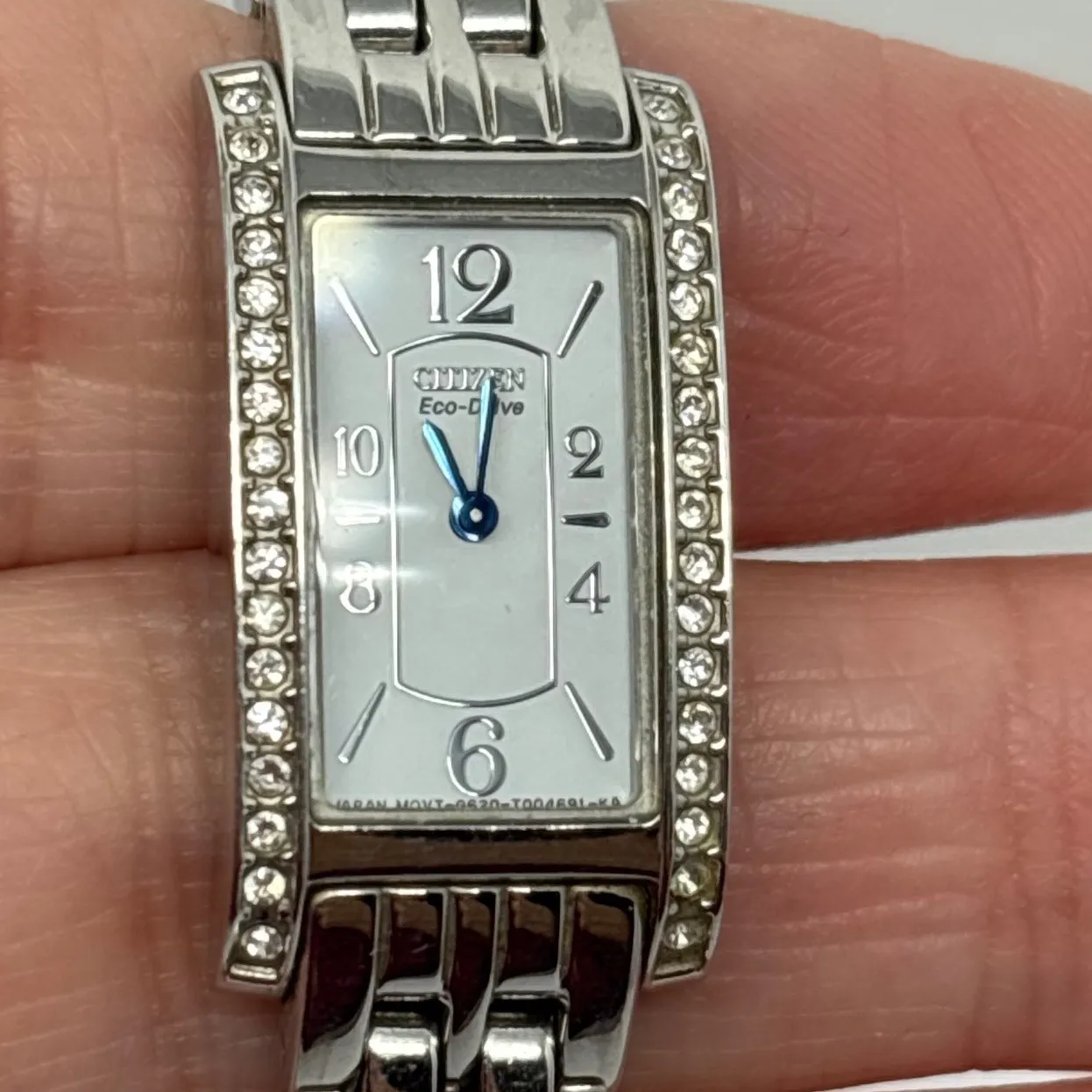 Citizen Eco-Drive Women's Silver Tone Crystal Accent Watch Untested‎ Battery - Image 2