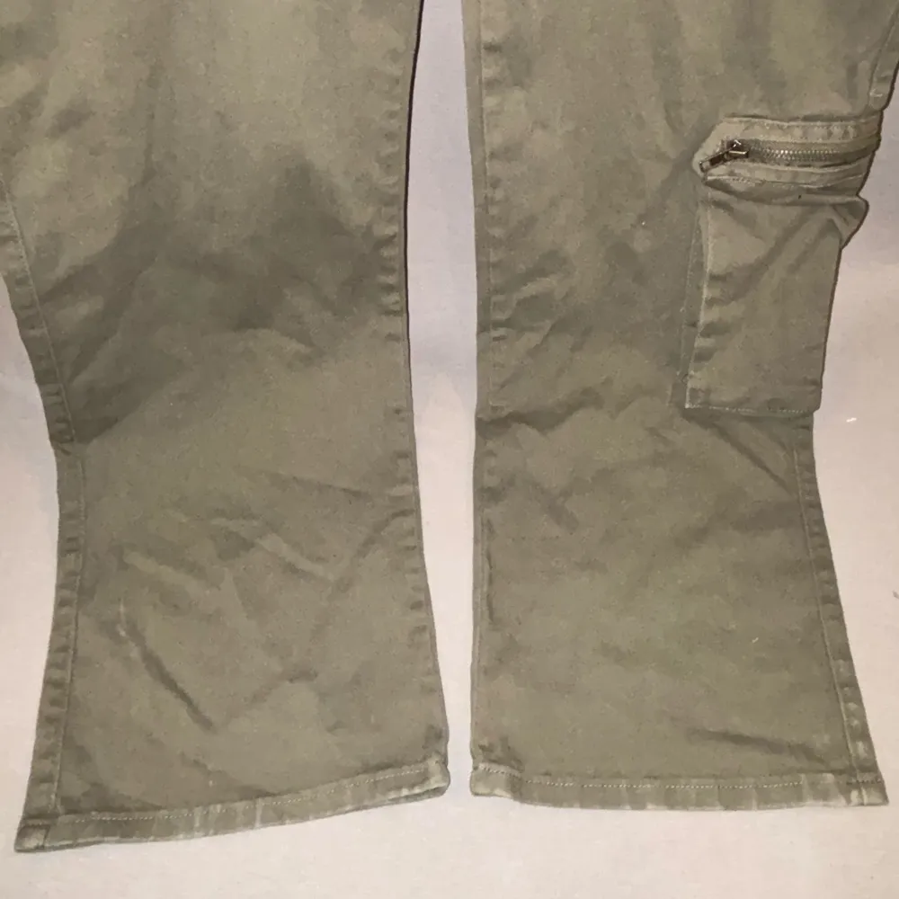 Hot Topic Green Cargo Pants Durable Cotton Blend - Image 5