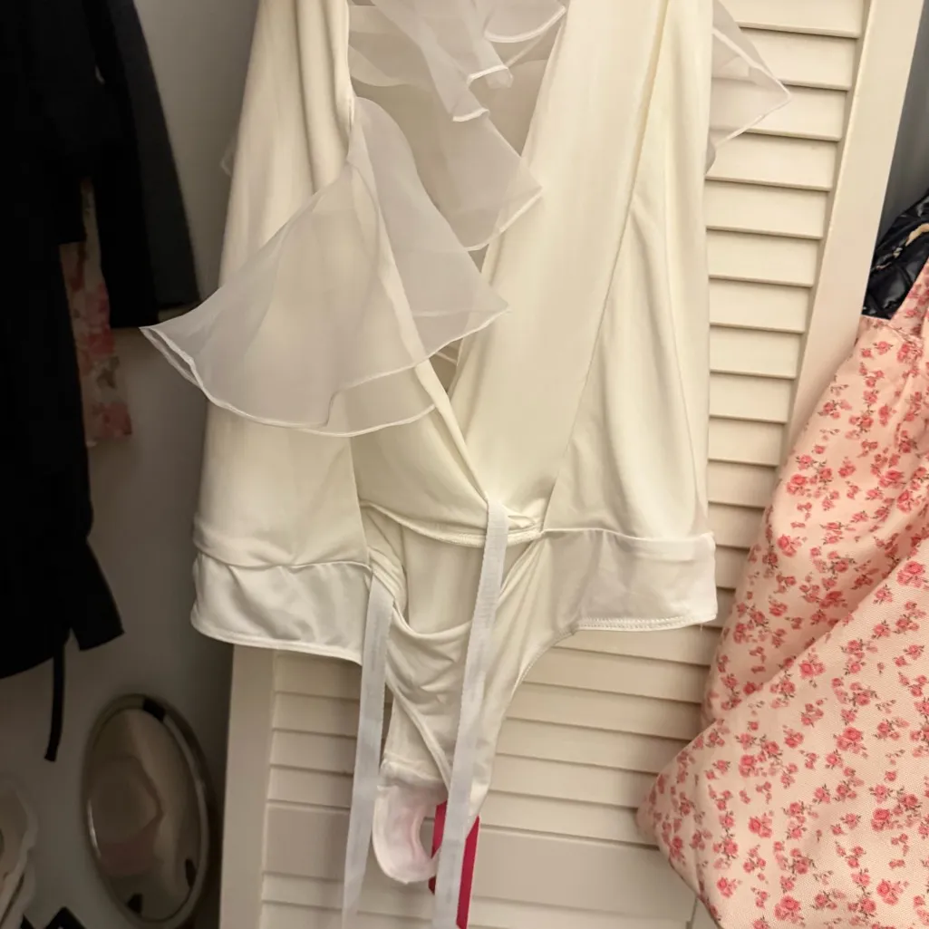 Amanda Uprichard White Shiloh Halter Bodysuit - Image 11