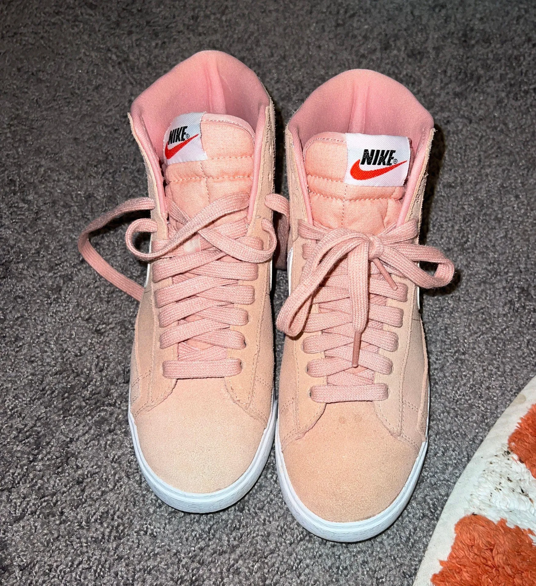 Nike Pink Blazer Mid 77 - Image 2