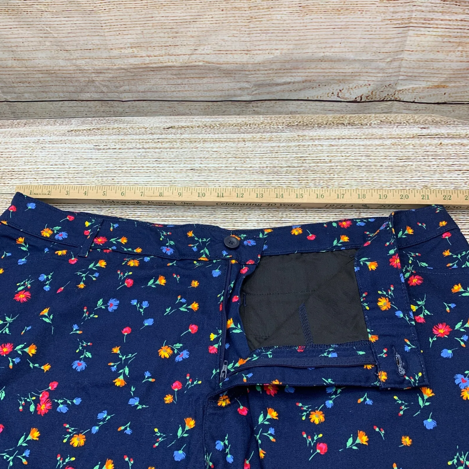 St John's Bay Floral Capri Cropped Pants Womens 22W Blue Red Yellow Size undefined - Image 3