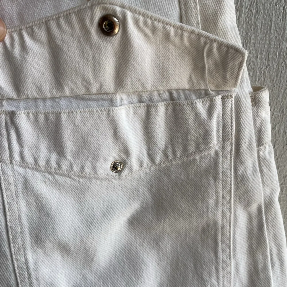AGOLDE Celia High Waist Paperbag Cotton Cargo Shorts in Paste White Size 25 - Image 7