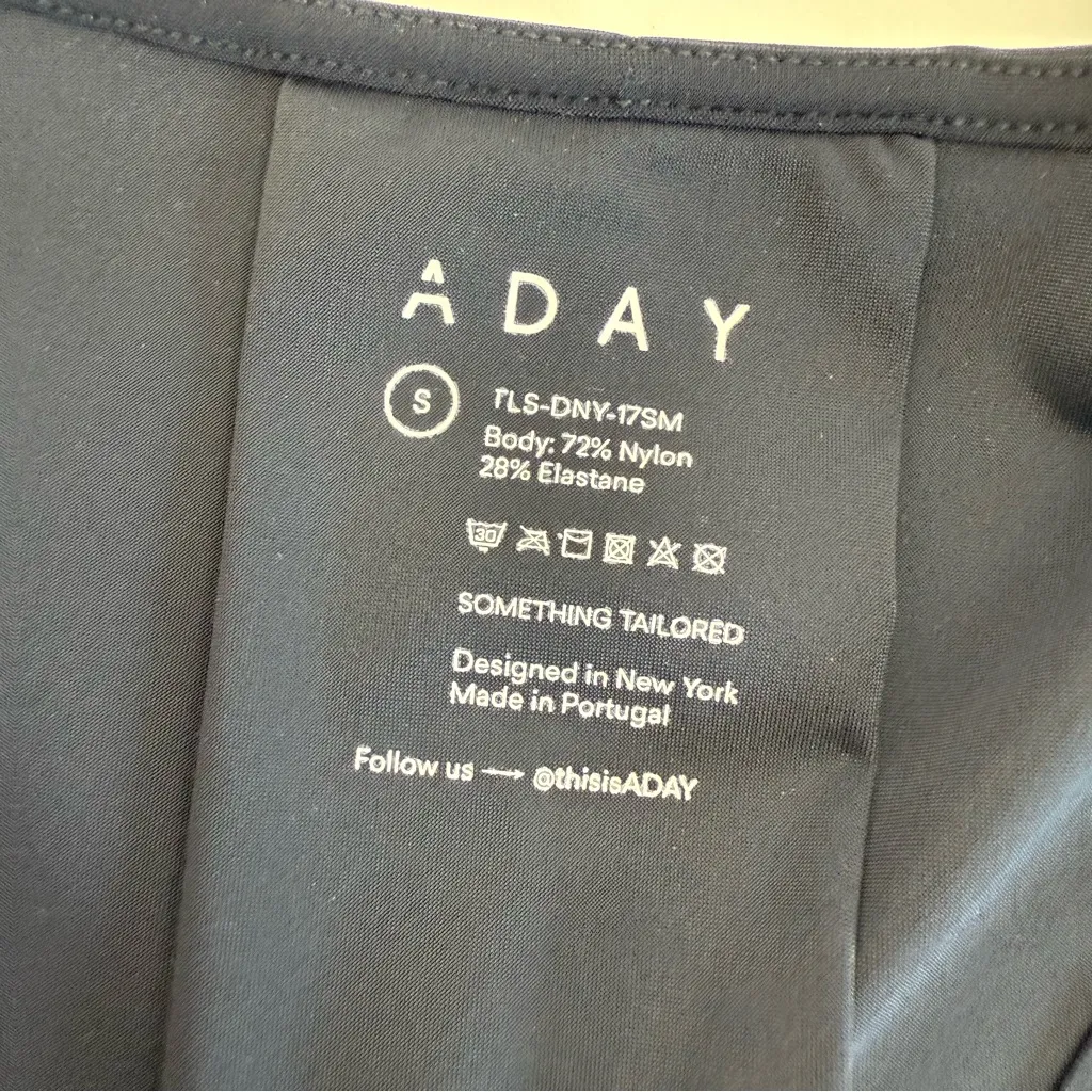 Aday Something Tailored Shirt Navy Minimalist Contemporary Travel Quiet Luxury - Image 10
