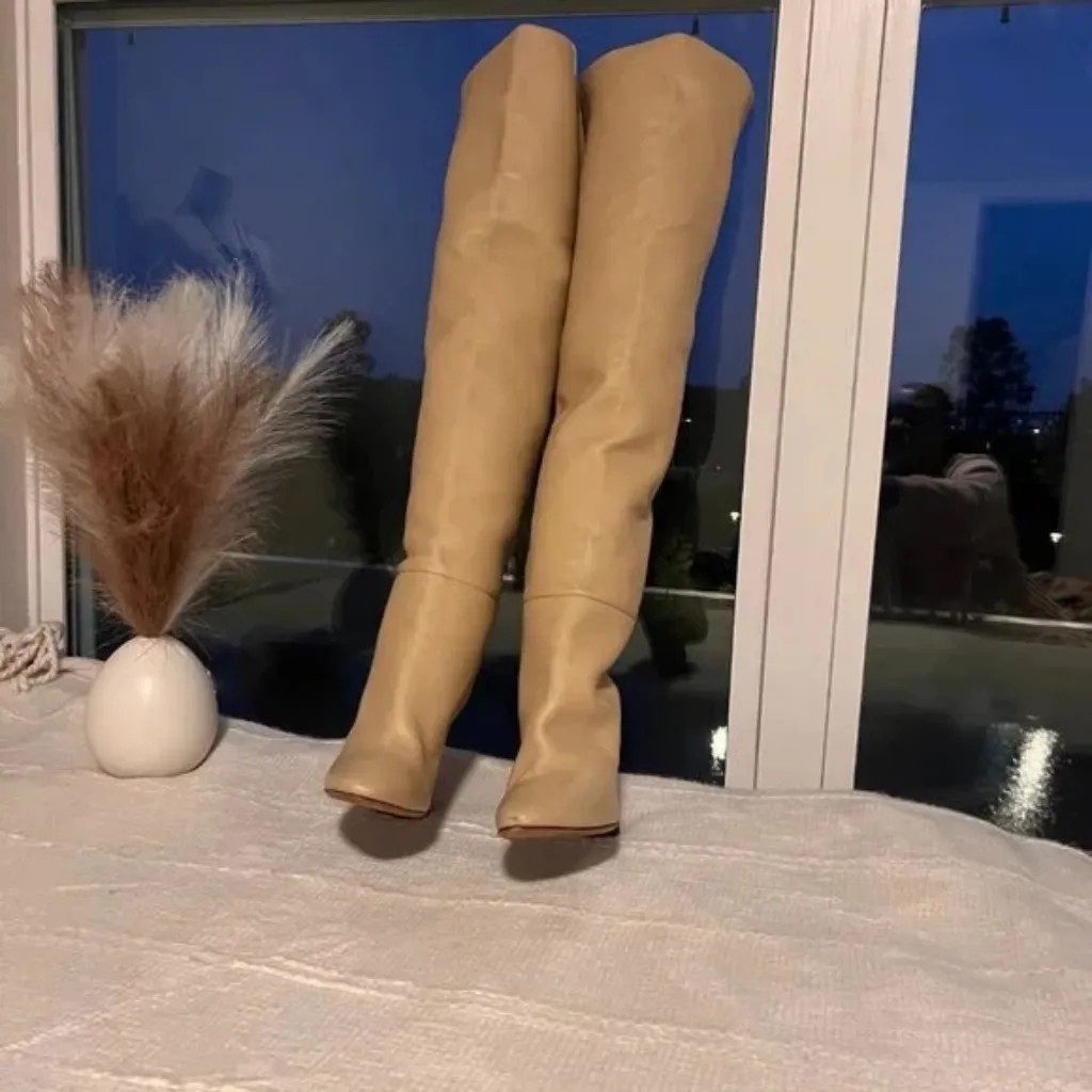 YSL Saint Laurent Ivory Leather Pull On Boots/Booties Cream - Image 3