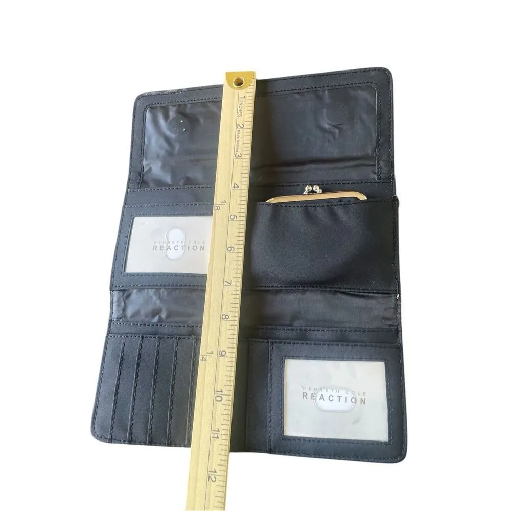 NWT Kenneth Cole Reaction Snake Print Elongated Clutch Green/ Black / Coin Purse Green - Image 3