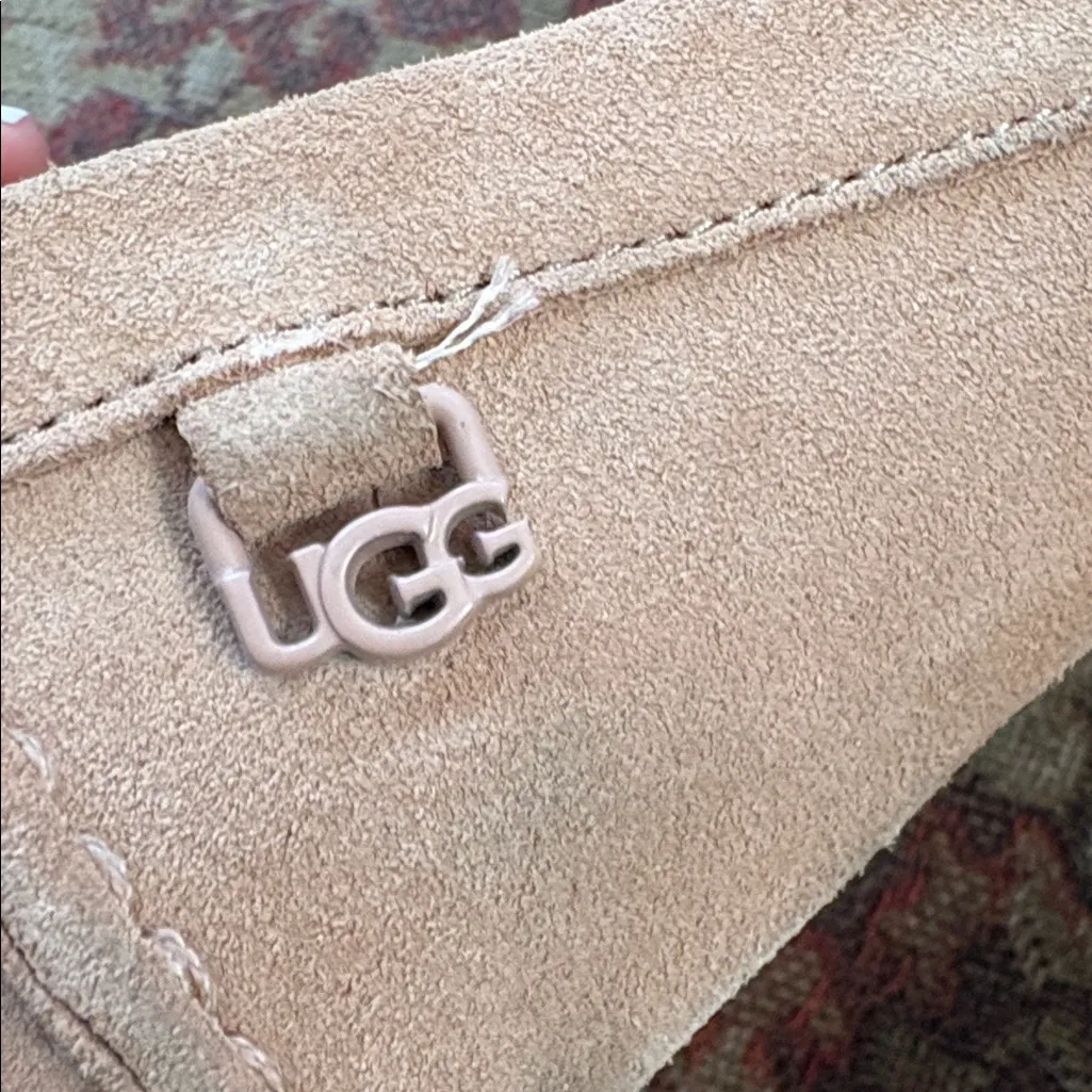 UGG  Women's Cream Moccasins - Image 9