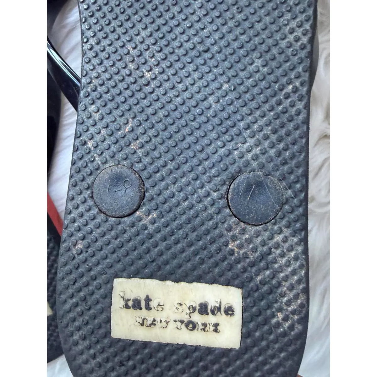 Kate Spade Women's Flip Flop Sandals with Geometric Pattern - Image 6