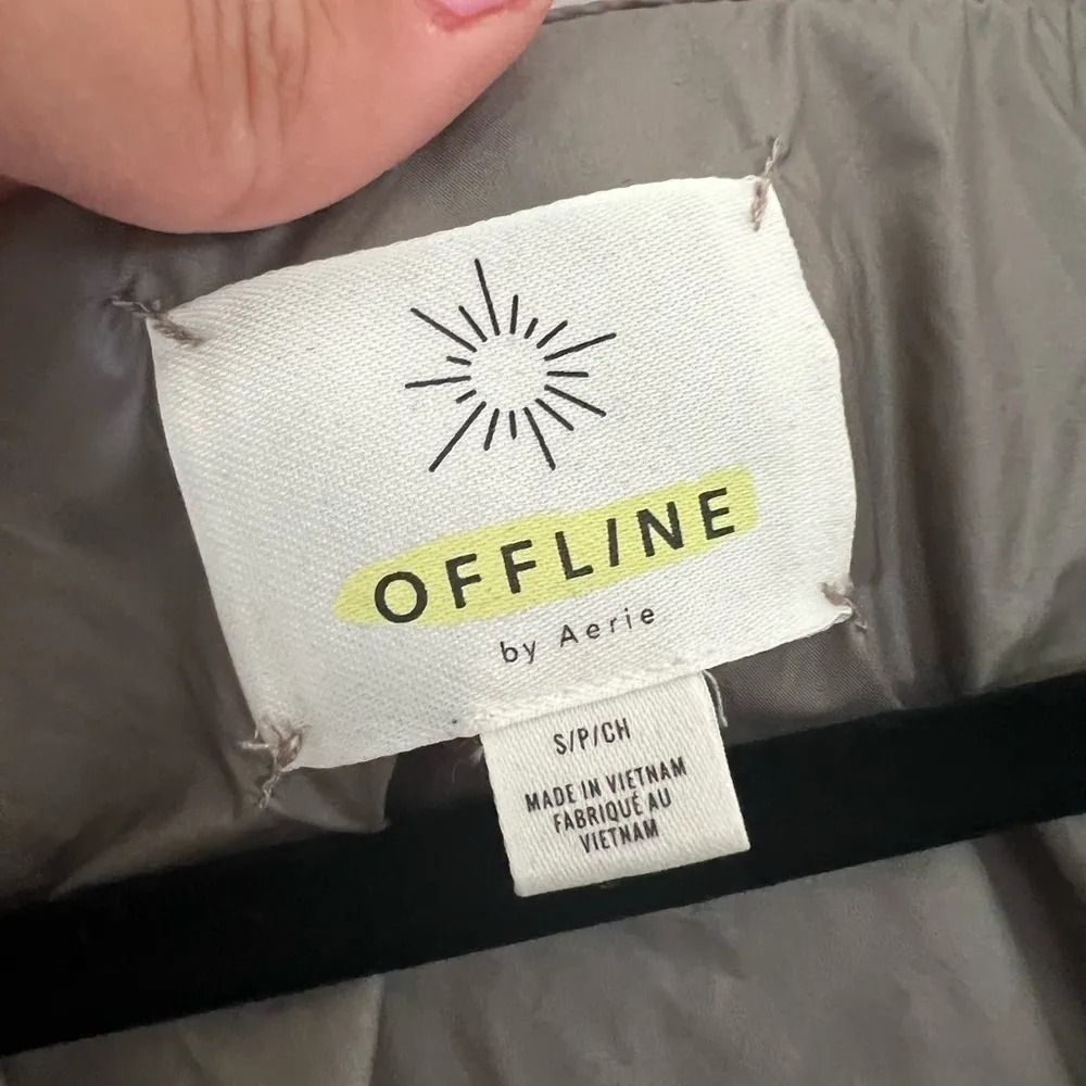 OFFLINE by AERIE Workout Oversized Shine Windbreaker Jacket Silver Sz S - Image 6