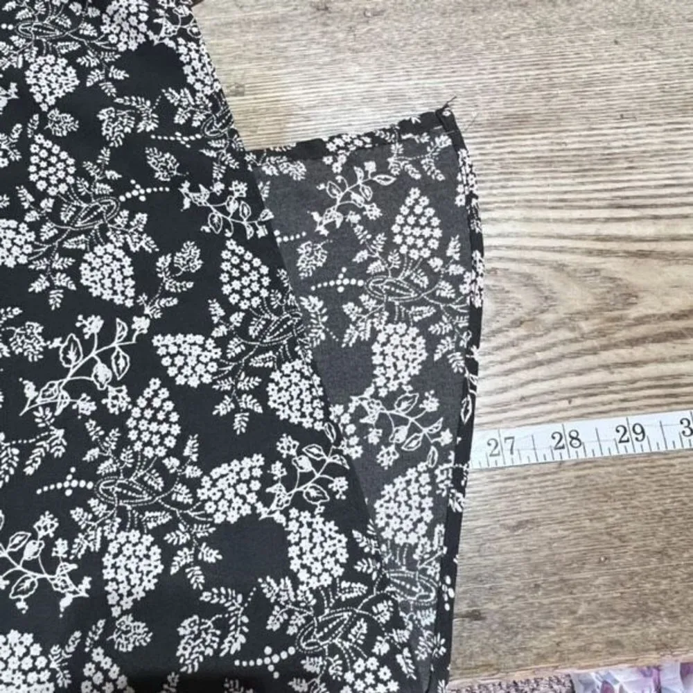 LC Lauren Conrad Women's Floral Print Flutter Sleeve Top Blouse Black Size Small - Image 4