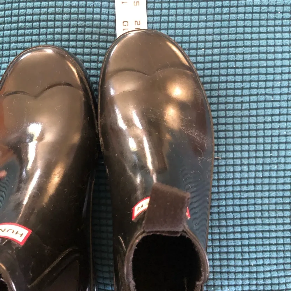 Short Chelsea Rubber Garden Boot Stretch Ankle Sz. 8 Shiny Black Flawed - Image 2