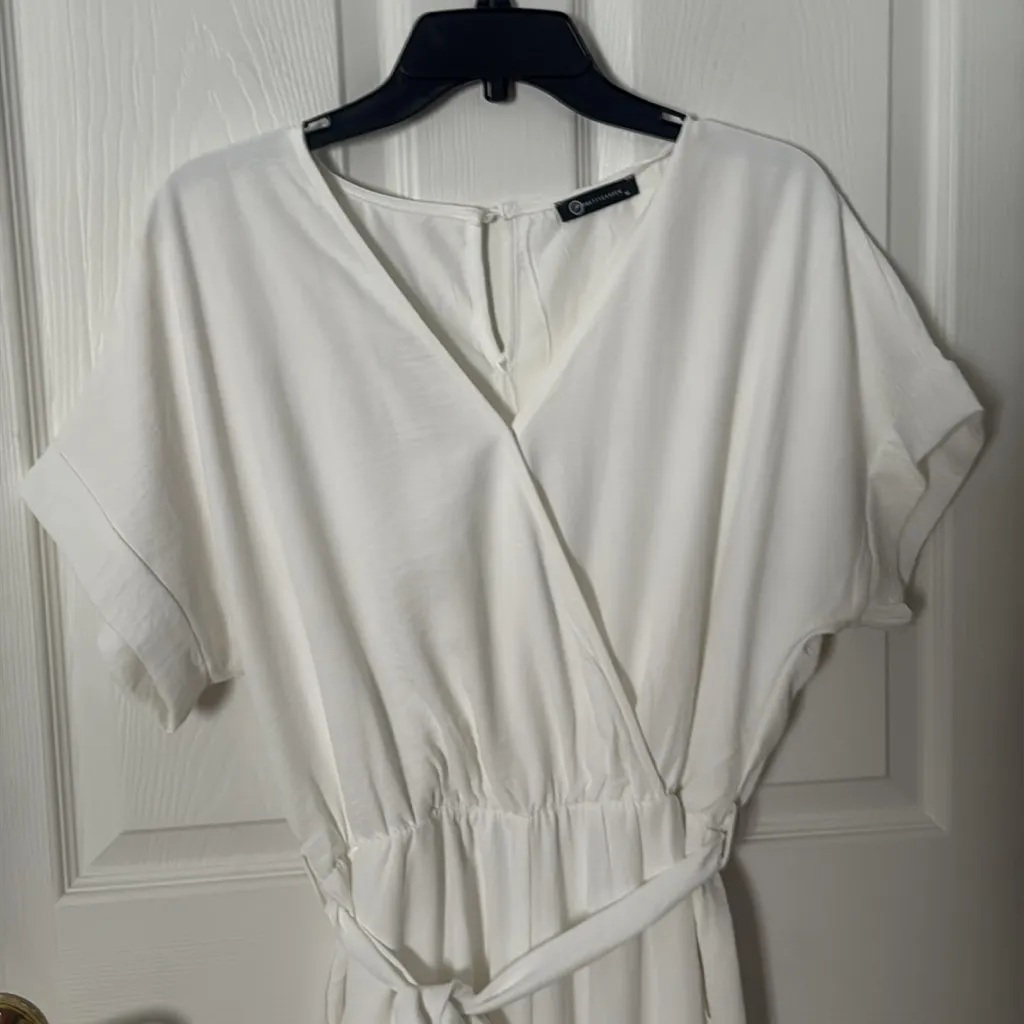 Elegant White Jumpsuit pretty garden size medium - Image 5