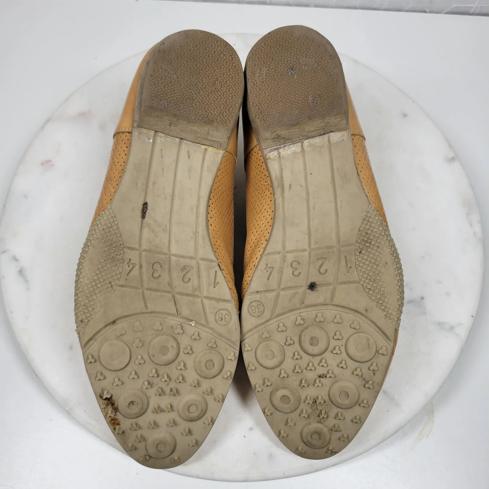 Botticelli Womens Leather Comfort Shoes EU 38 US 8 Tan Italy‎ Textured Soles - Image 4