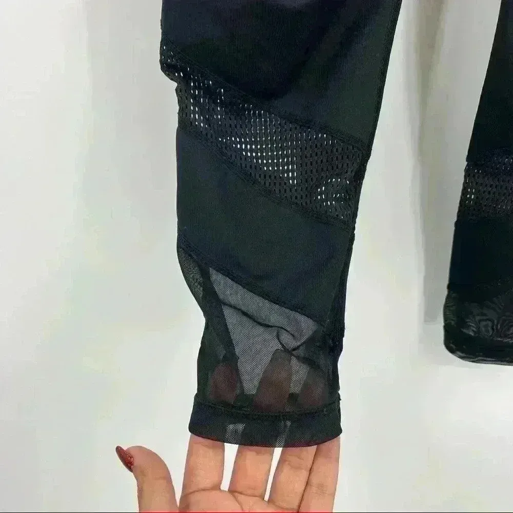 Zella Black Crop Legging W/Leg Mesh Design‎ Size Small - Image 6