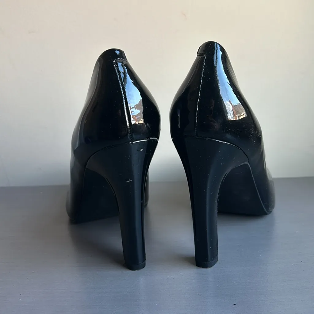 Women’s Jessica Simpson patent leather pumps - Image 3