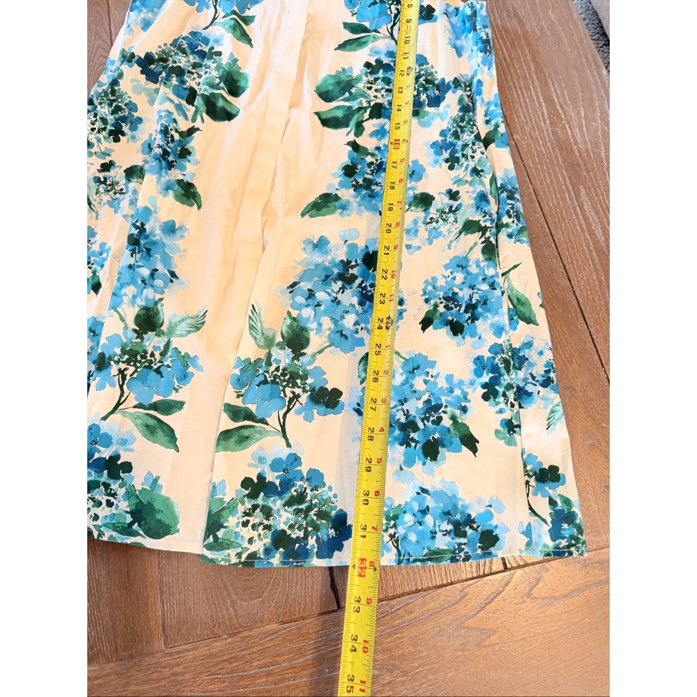 TUCKERNUCK Water's Edge Hydrangea Sleeveless Charlie Size Small - Image 7