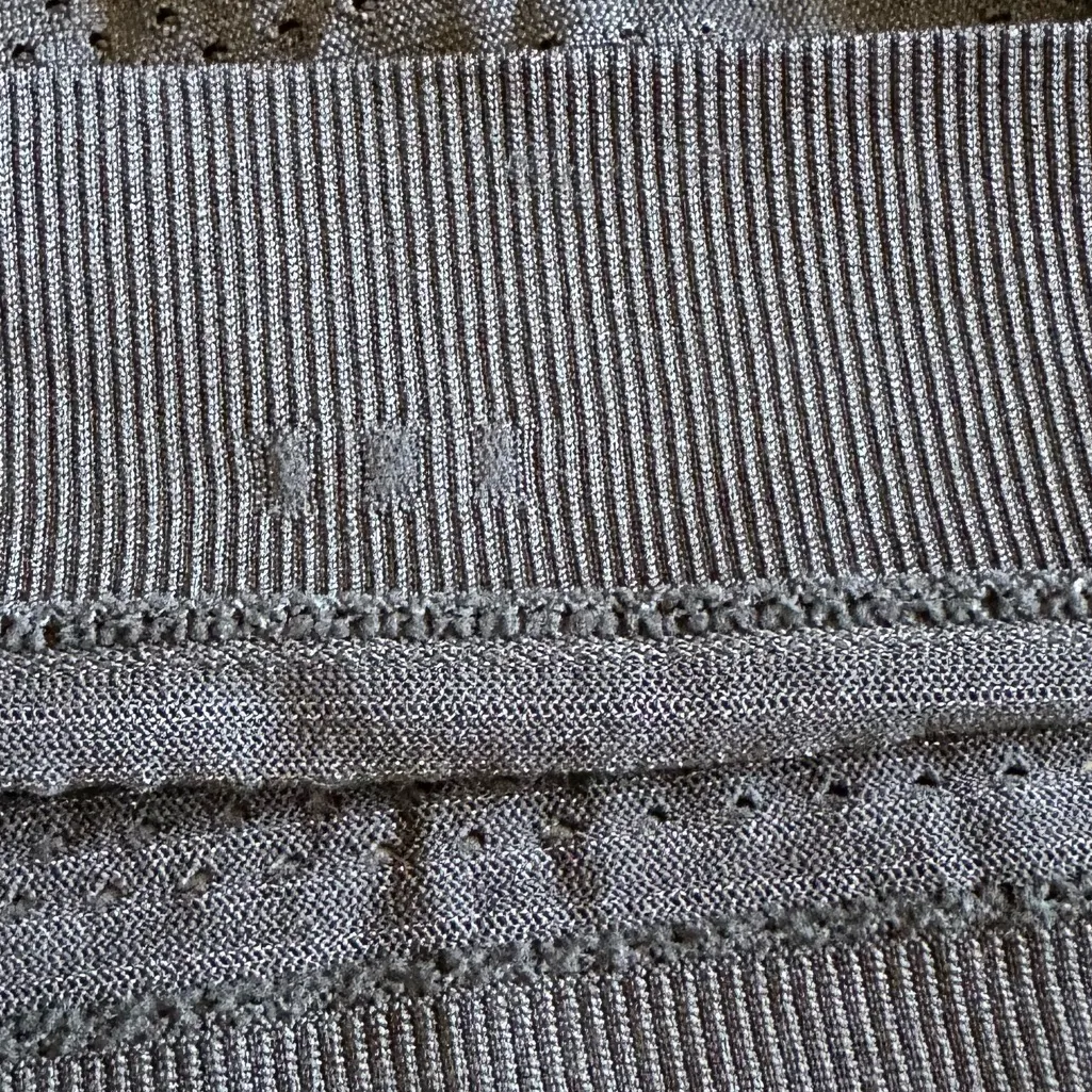 Lululemon Breeze By Long Sleeve Black W3BDXS Silverescent size 8 relaxed fit - Image 5