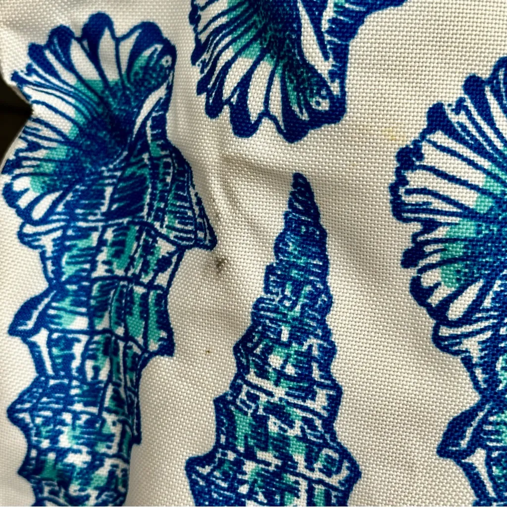 Estée Lauder X Lilly Pulitzer Blue White Seashell Nylon Tote Bag And Make Up Bag - Image 6