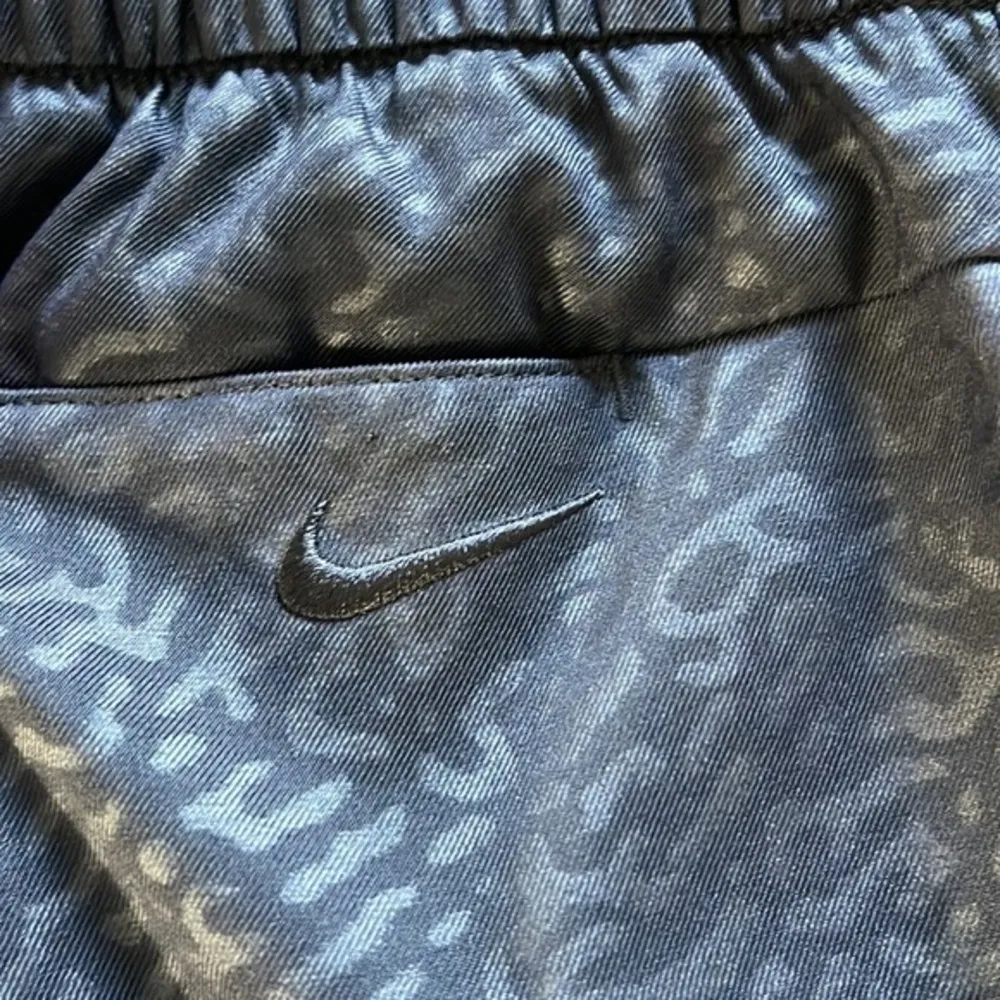 Nike Golf Run Purple Shorts Size Small EUC #7073 - Image 5