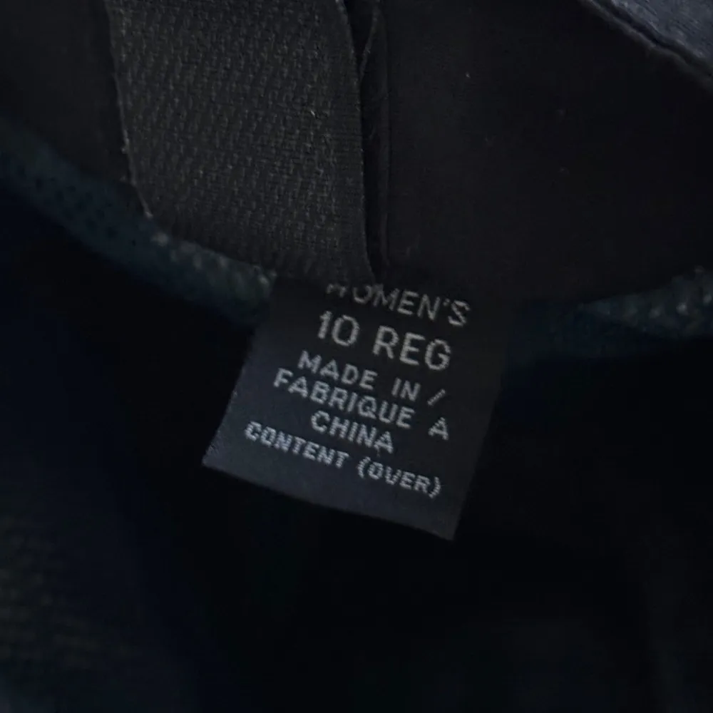 Patagonia Drop Seat Snowboarding Pants Women’s Size 10 Black Winter Ski - Image 4